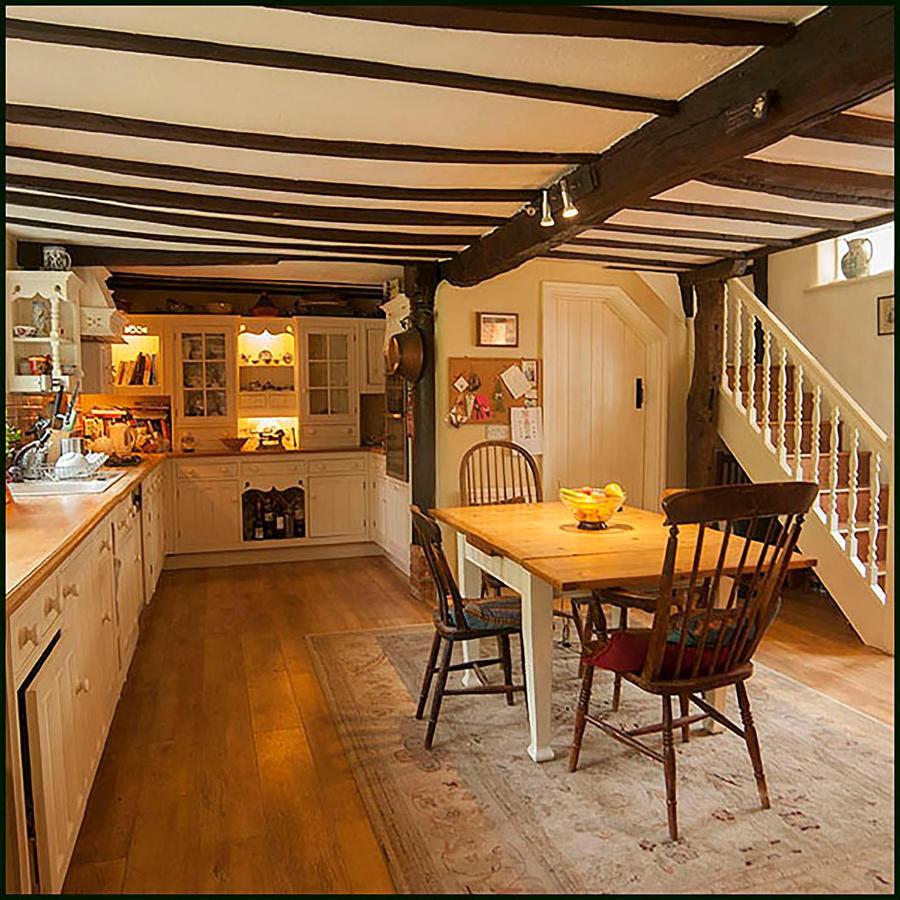 The Old Stables B&B Winslow Bagian luar foto