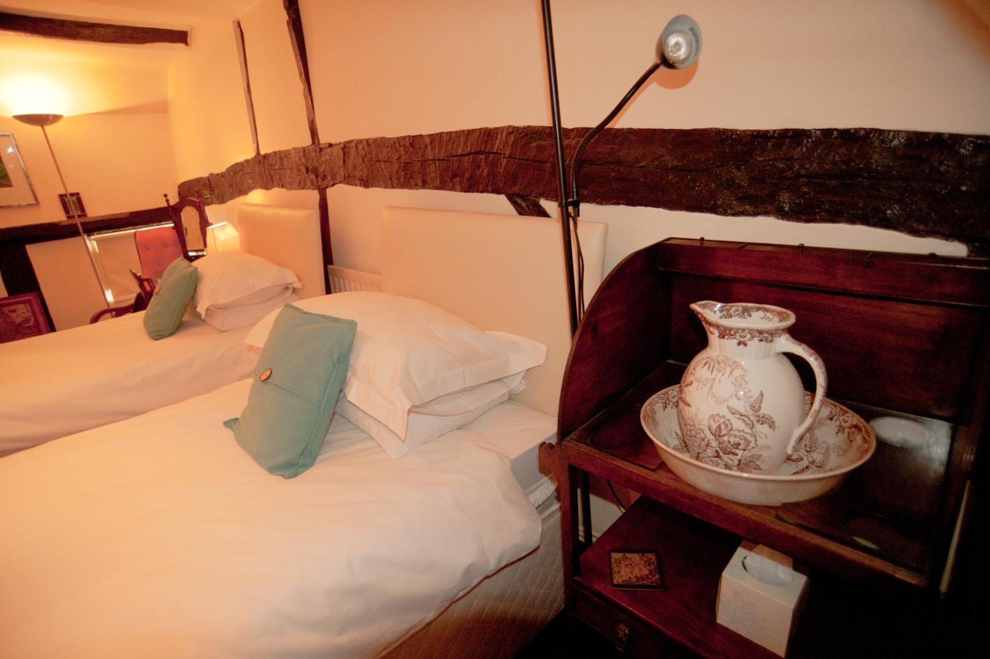 The Old Stables B&B Winslow Ruang foto