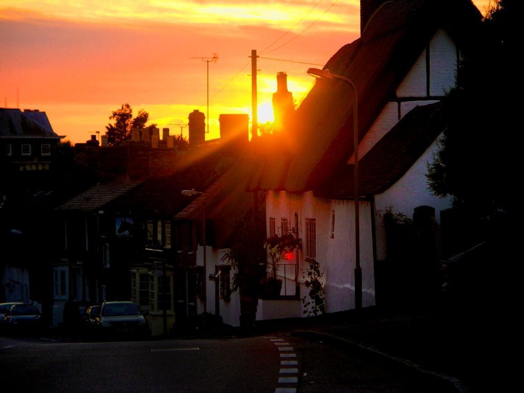 The Old Stables B&B Winslow Bagian luar foto