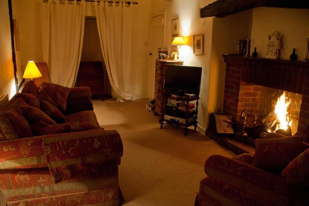 The Old Stables B&B Winslow Bagian luar foto