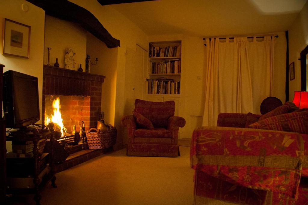 The Old Stables B&B Winslow Bagian luar foto